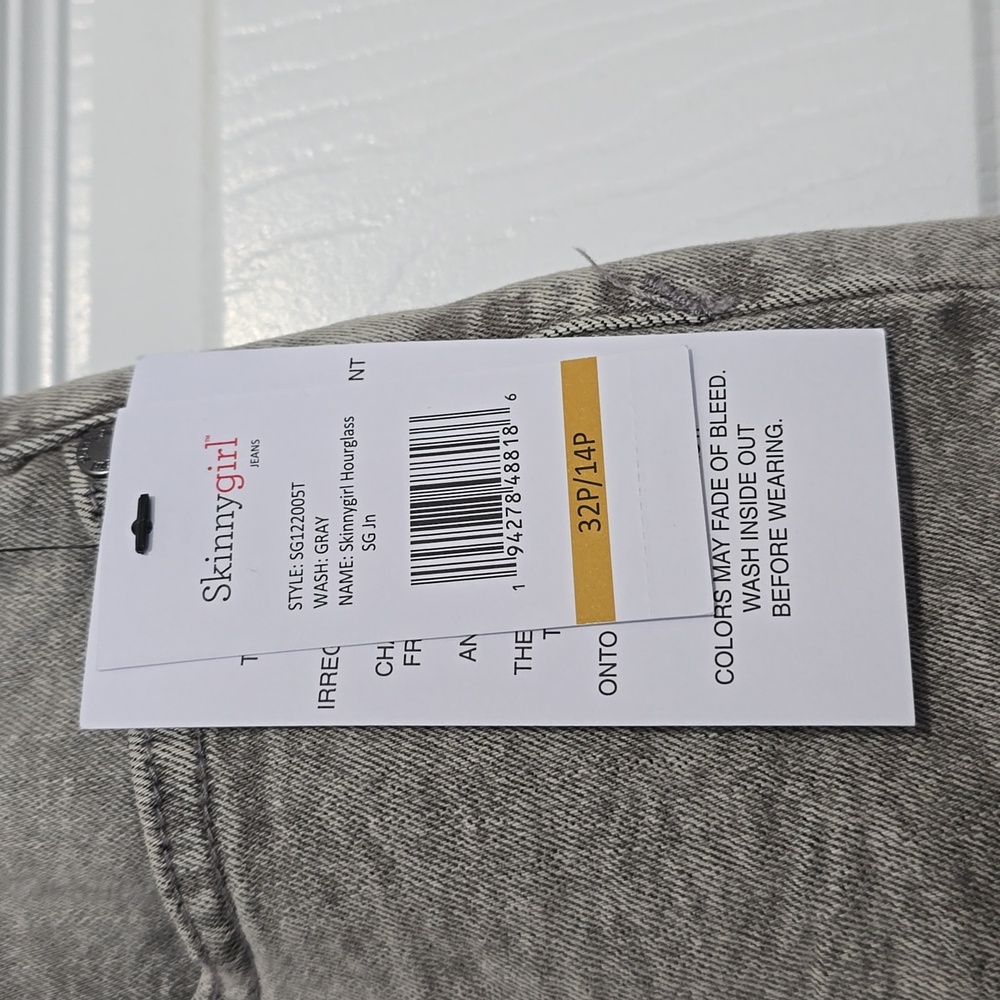 🆕️ Skinnygirl Gray Denim Jeans - Picture 3 of 7